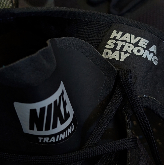 NWOB Nike Air Zoom Strong 2 - Picture 8 of 11